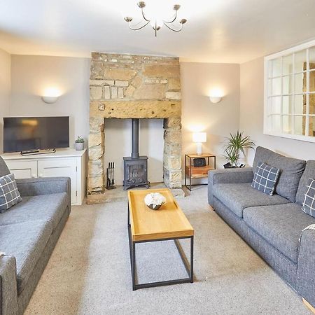 Host & Stay - Princess Place Townhouse Whitby Bagian luar foto