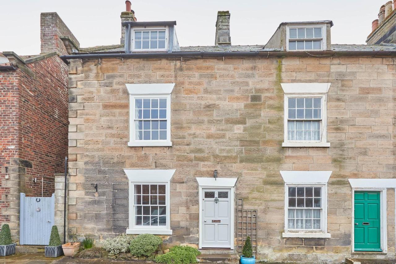 Host & Stay - Princess Place Townhouse Whitby Bagian luar foto