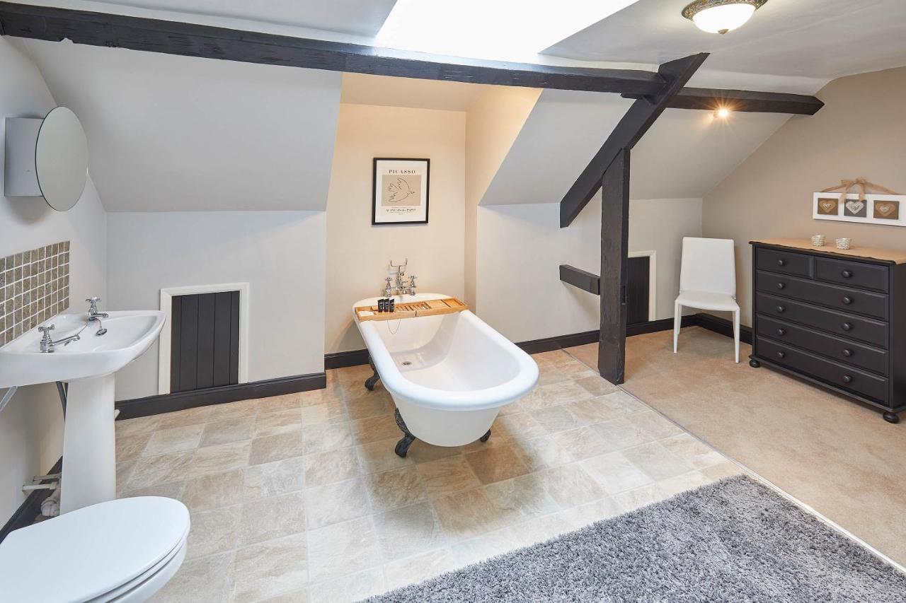Host & Stay - Princess Place Townhouse Whitby Bagian luar foto