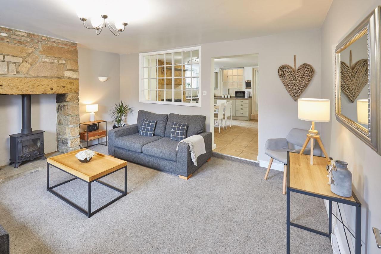 Host & Stay - Princess Place Townhouse Whitby Bagian luar foto